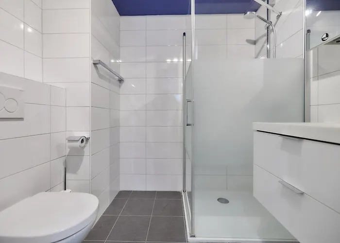 Lecomte - The Shoreline North 193 Apartment