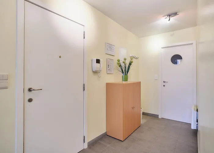 Lecomte - The Shoreline North 193 Apartment